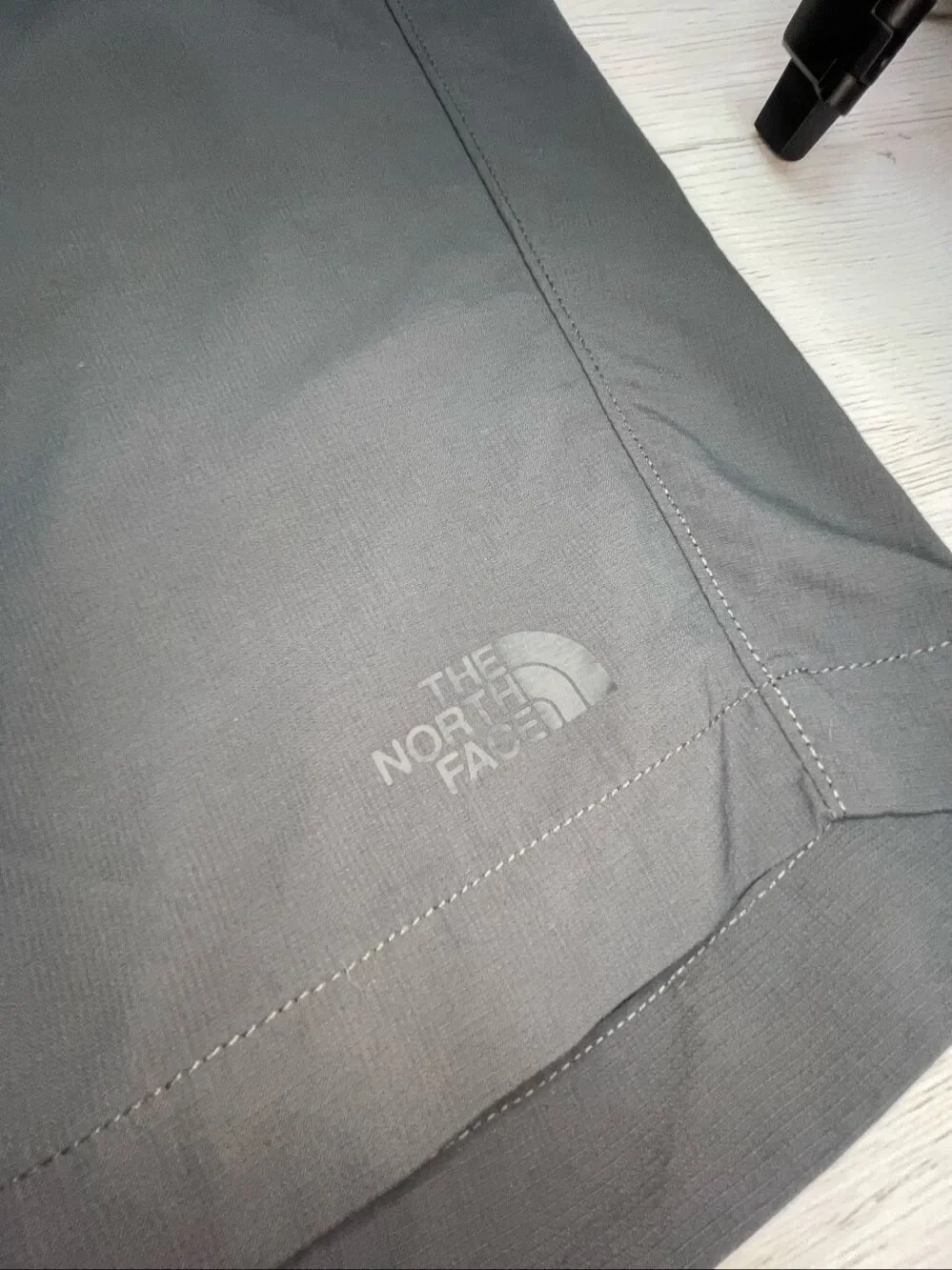 The North Face Men’s Shorts Dark Gray Size 38